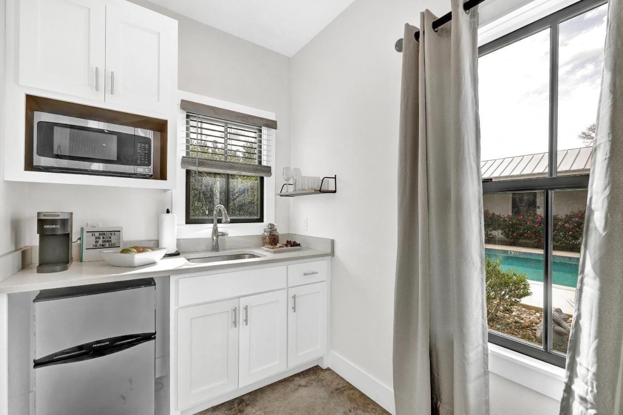 Schubert Inn Cottage - Pool - Walk To Main St فريدريكسبيرغ المظهر الخارجي الصورة