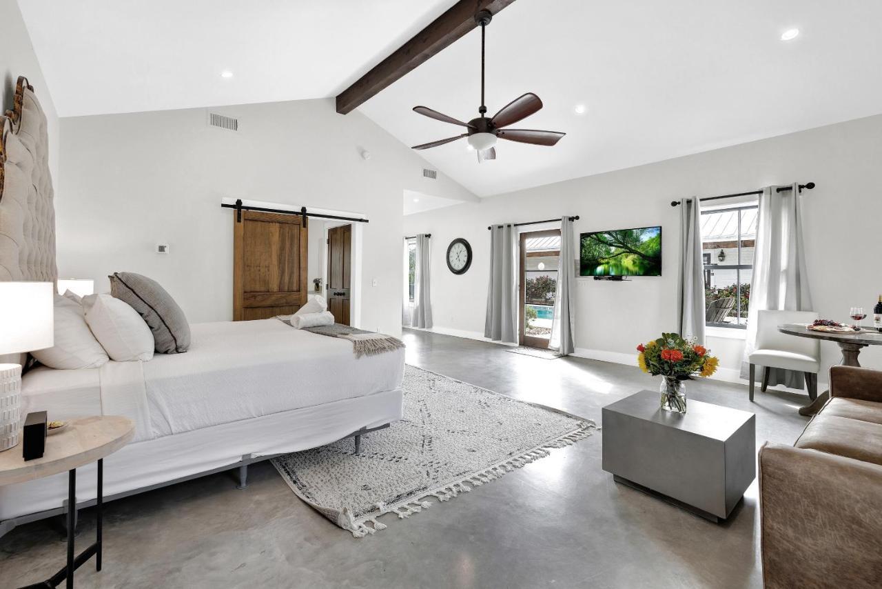 Schubert Inn Cottage - Pool - Walk To Main St فريدريكسبيرغ المظهر الخارجي الصورة